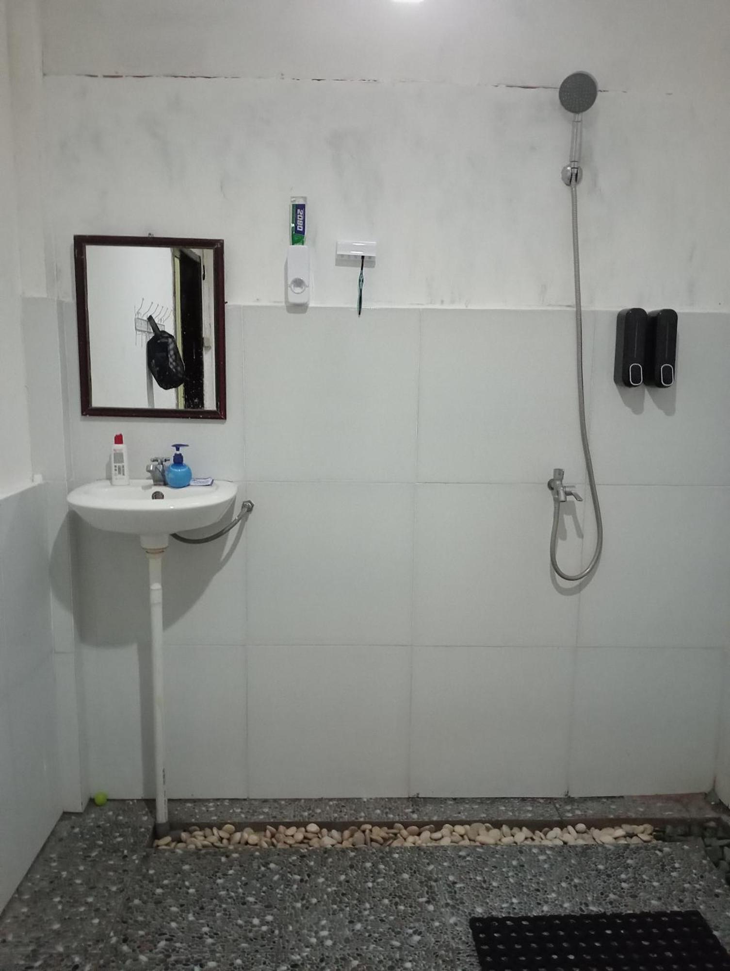 The Daun Puntik Homestay Pemenang Bagian luar foto